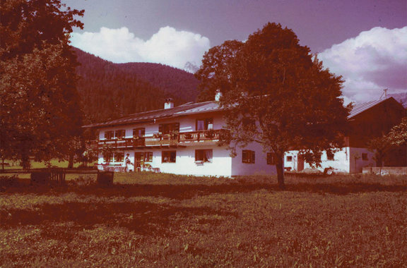 Dankllehen,-Juli-1979-mit-Obstgarten Dankllehen,-Juli-1979-mit-Obstgarten